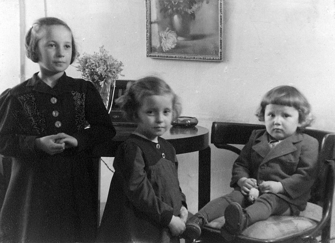 Ja, Irenka i Andrzejek - Wilno, 1945